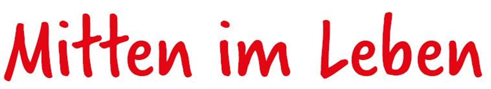 Der Schriftzug "Mitten im Leben" in rot. 
